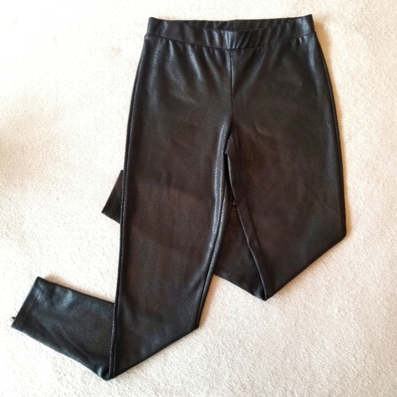 VERO MODA Black Faux Snakeskin Coated Leggings - Picture 12 of 16